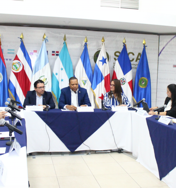 San Salvador.- La reunión del Consejo de Defensa al Consumidor de Centroamérica y República Dominicana (CONCADECO) presidida por el doctor Eddy Alcantara, en su condición de presidente pro tempore de ese órgano regional, donde se firmó el acuerdo.