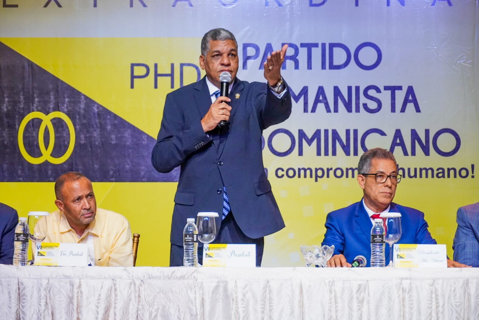 El diputado Ramón Emilio Goris en una de las actividades políticas del PHD.