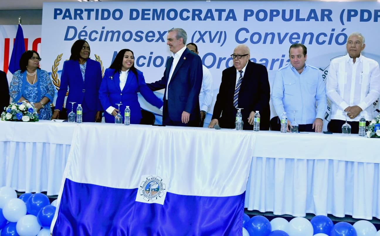 El presidente Luis Abinader en el acto de proclamación de su candidatura presidencial por el Partido Demócrata Popular (PDP).